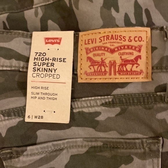 NWT Levi’s 720 High-Rise Super Skinny Cropped Jeans - Picture 13 of 13